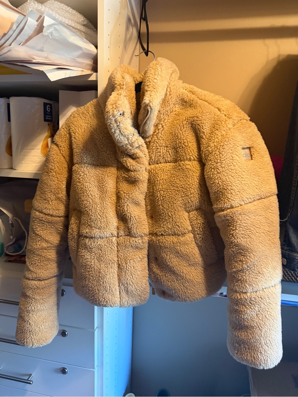 ALO Yoga Foxy Sherpa Jacket in Beige